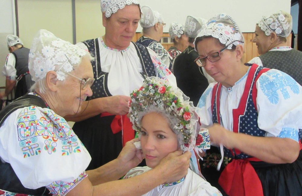 VEČER AUTENTICKÉHO FOLKLÓRU